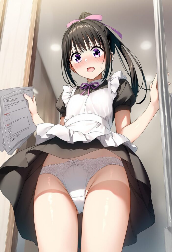 ポニテな彼女はメイド姿でパンチラ