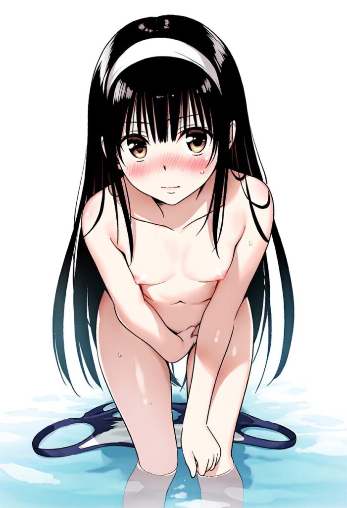 黒髪女子はプールで全裸になっちゃった