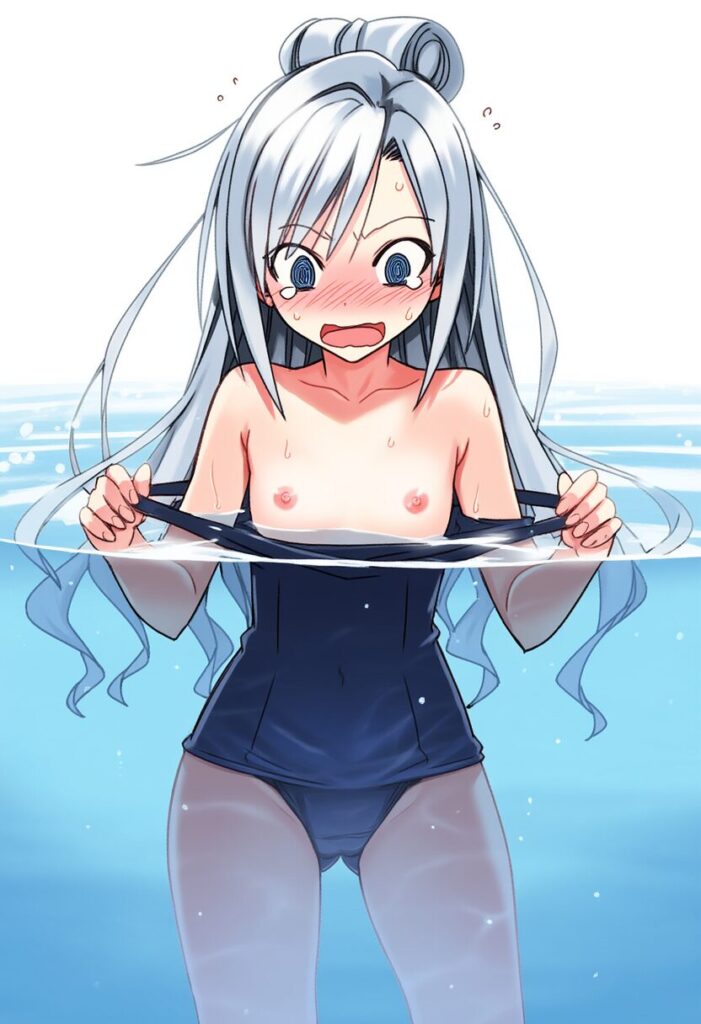 北の国から来た美女の水着が破れておっぱい丸見え