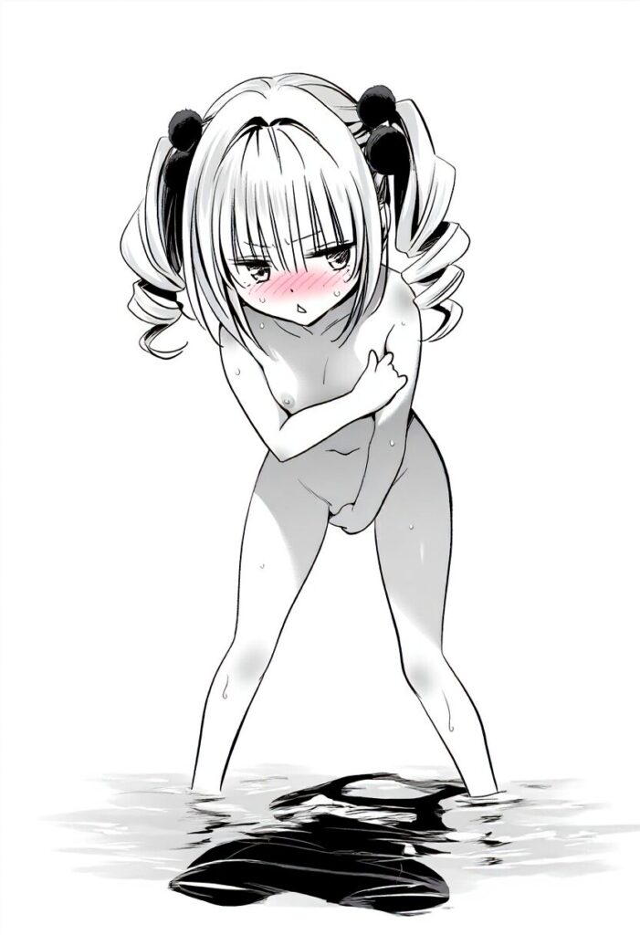 金髪ツインテール女子はプールでジト目で全裸